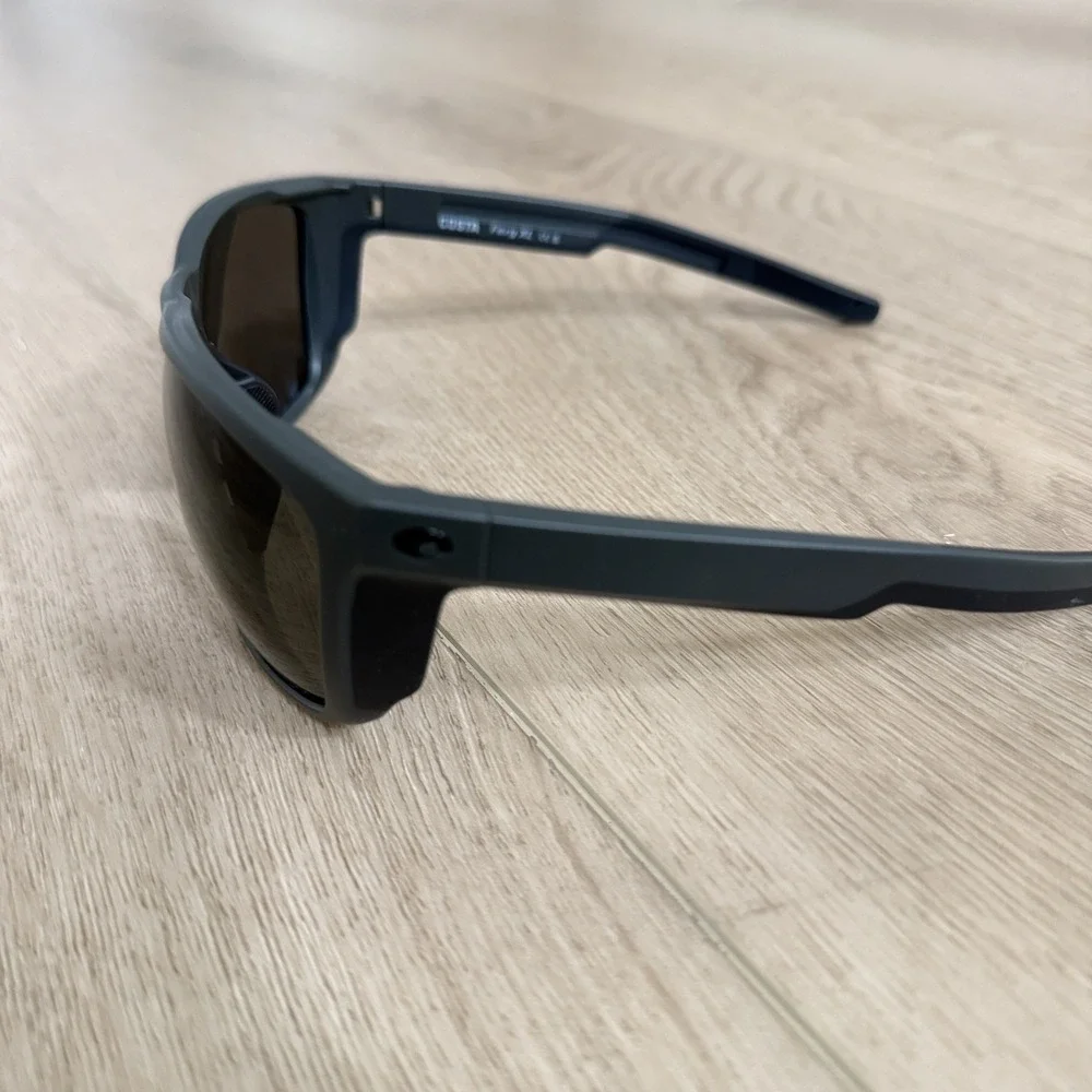 Costa Del Mar Ferg XL Sunglasses Matte Black 580G Gray Polarized Glass 6S9012